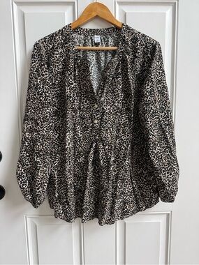 Leopard Print Popover Blouse Open Neck Old Navy Smocked Elastic Cuff Mob Wife
